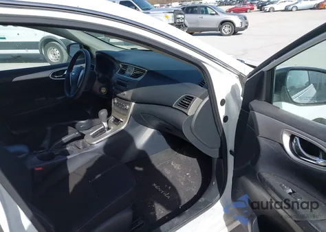 2014 Nissan Sentra S z USA, uszkodzony, nr VIN 3N1AB7AP3EL655558